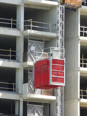Verticale Rek en Pignonhijstoestellen