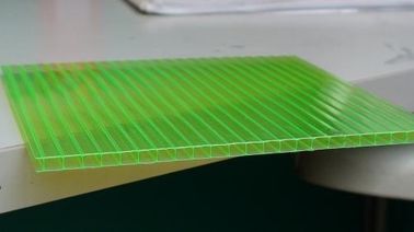 Van het multiwallpolycarbonaat van de hitteisolatie het Lichtgewicht Holle Blad voor Dakraam